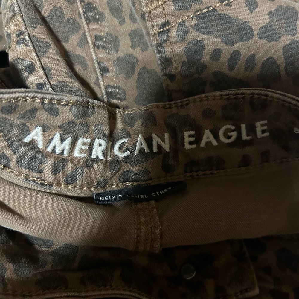 American Eagle High Rise Jegging, size 4, Very Light wear, smoke free home - Picture 3 of 4